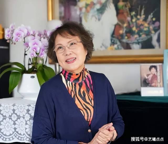 "参谋长"和"团支书",样板戏中的两位配角,却突然走红了