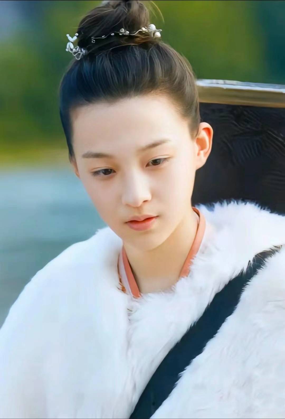 演员顾语涵生于2005年,如今也才19岁,她虽然已经参演过多部影视剧