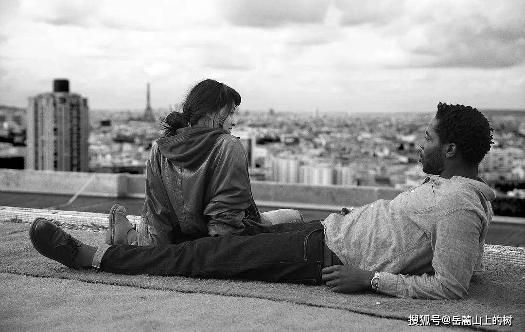 电影《奥林匹亚街区》:还原在爱情里角力的真实模样_情感_艾米莉_诺拉