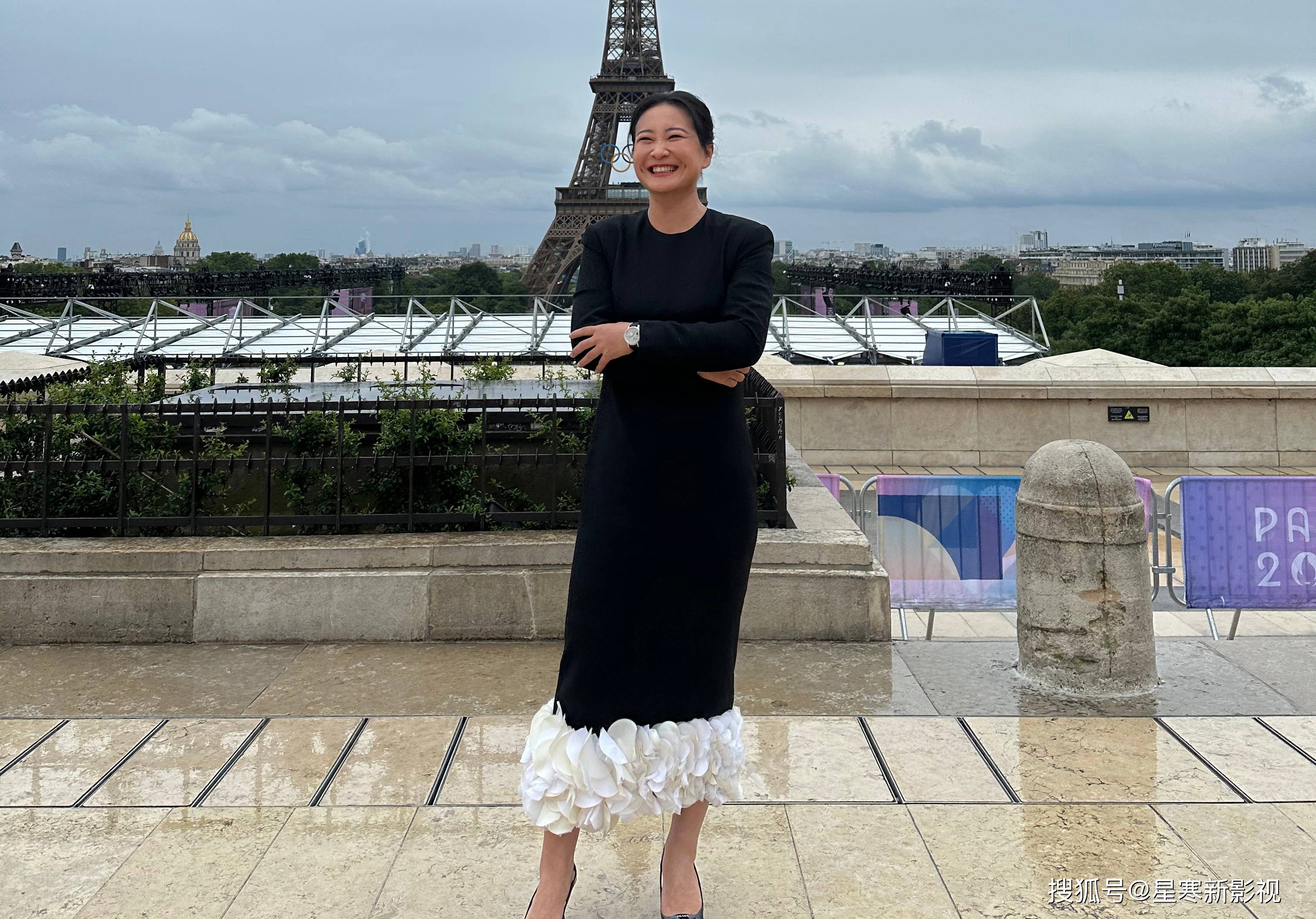 贾玲丢掉百花奖后憋出大招,新电影成功二搭杨紫,或再创票房神话