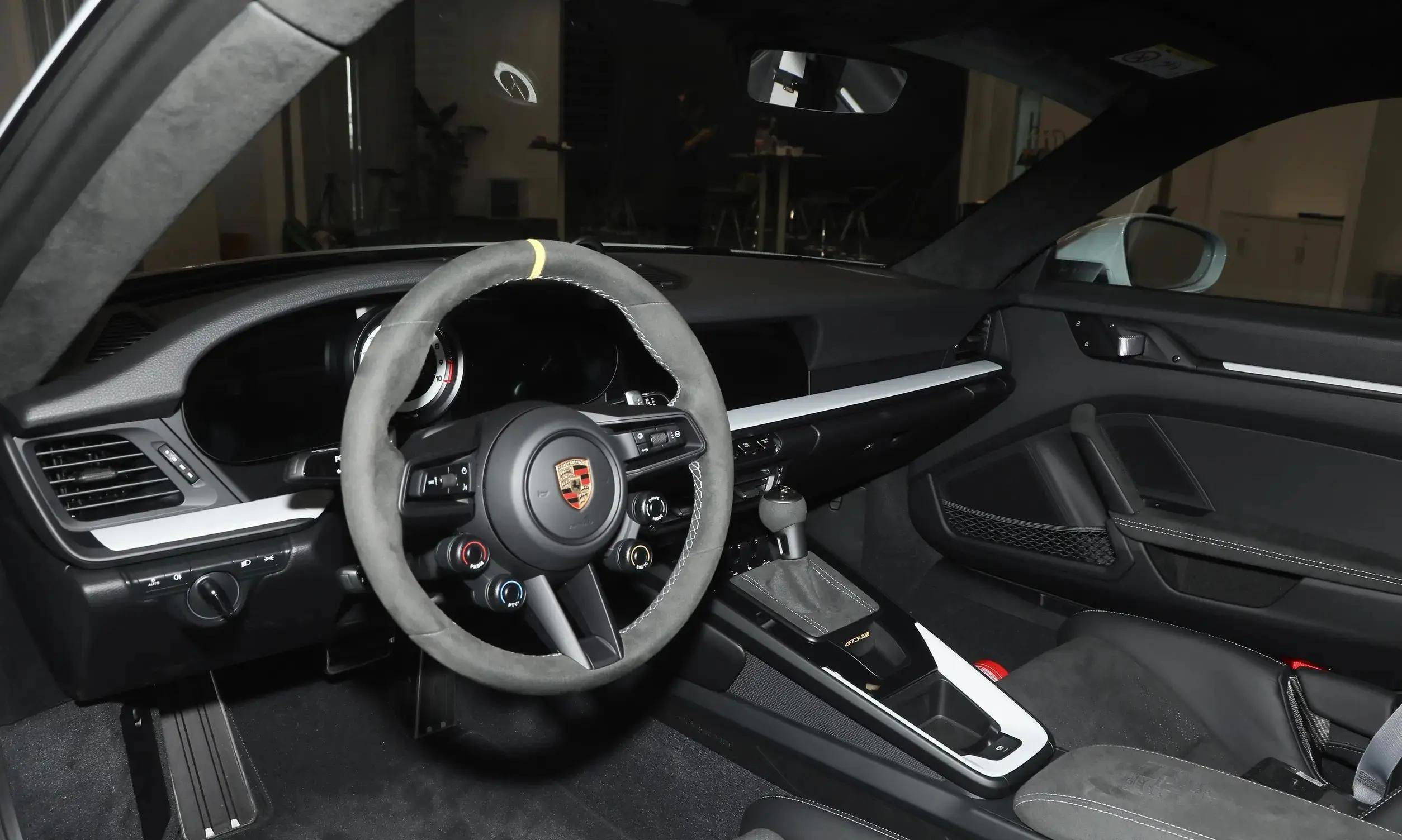 保时捷911 GT3 RS测试车曝光,或将在2026年上市 保时捷911 GT3 RS测试车曝光,或将在2026年上市