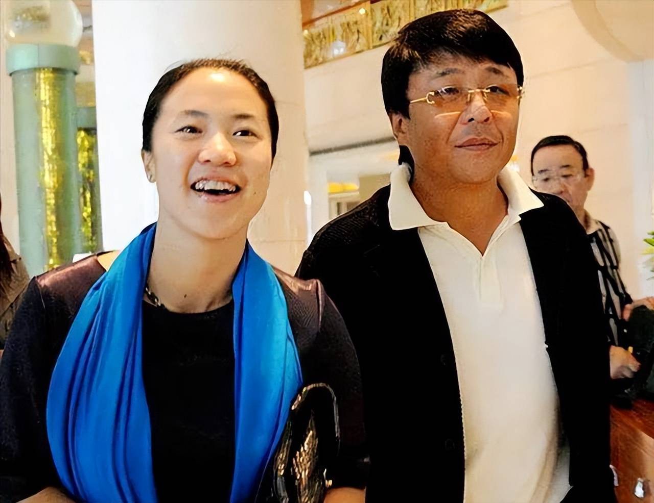 王楠夫妇反差萌!奖励乒乓健儿超千万,女儿笑笑2千奖金要求上交