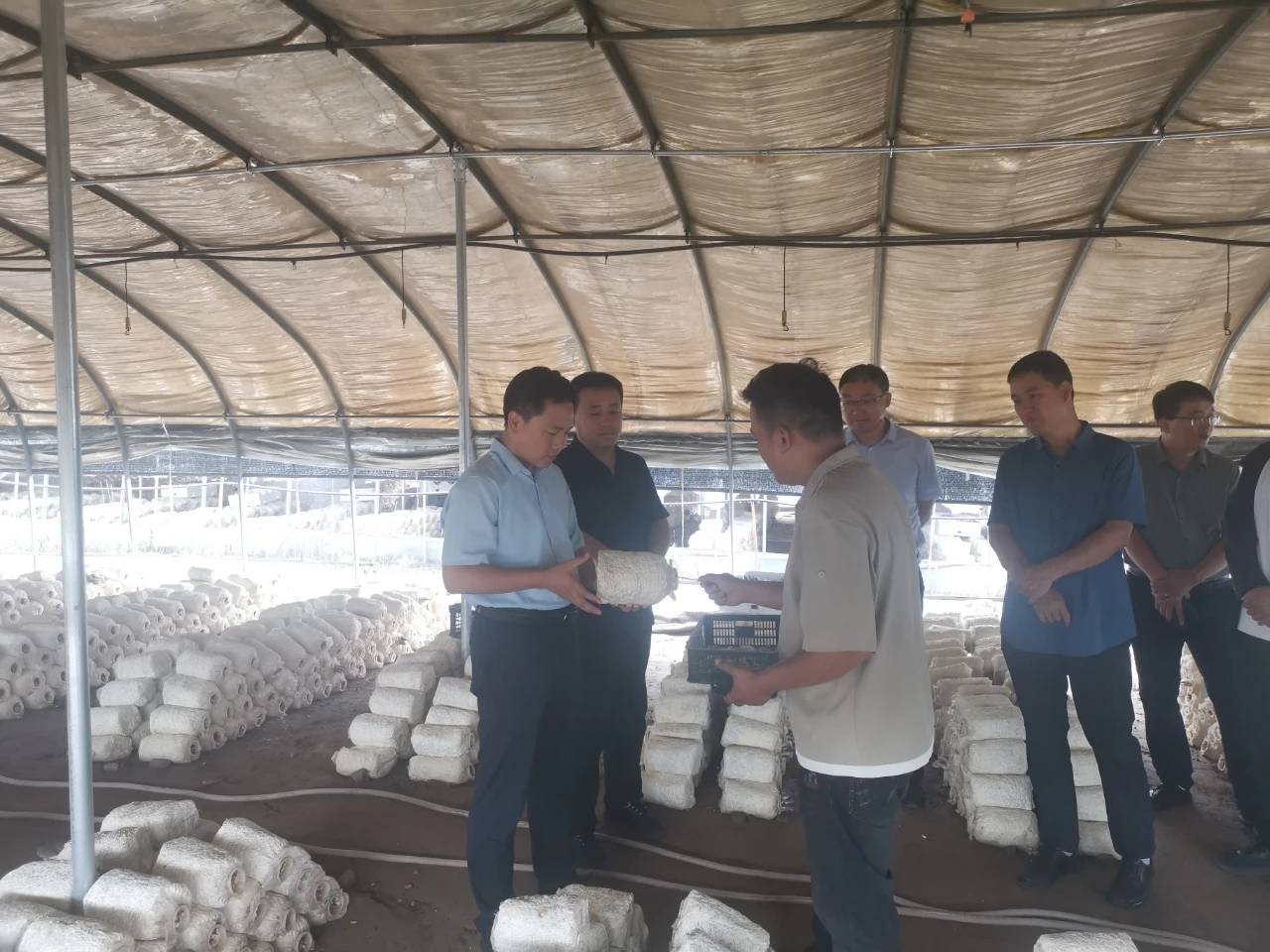 8月14日,太原市娄烦县委副书记,县长景博深入盖家庄乡督导调研乡村