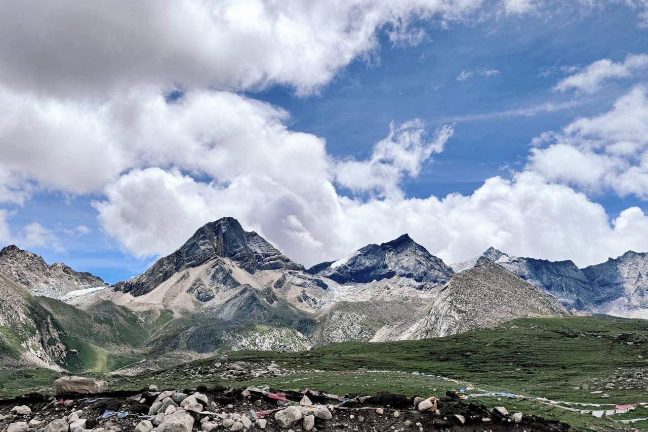 西藏小众游！雪山峡谷温泉草原都在这秘境之地！ -华闻时空