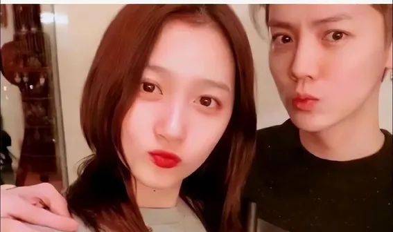 年过26曲未娶!关晓彤发福微凸惹怀孕猜测,鹿晗被逼交代