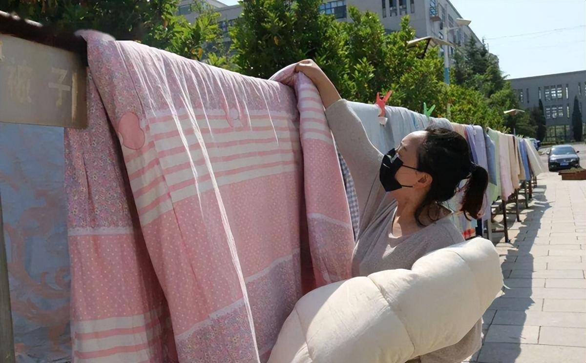 晒被子后有"太阳味",是因为螨虫被烤焦了?科学家:太阳的功劳