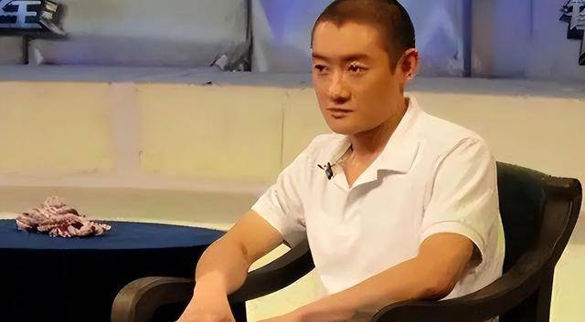 本以为是一段萍水相逢的接触,没想到汪雨却被李钰独特的气质吸引了