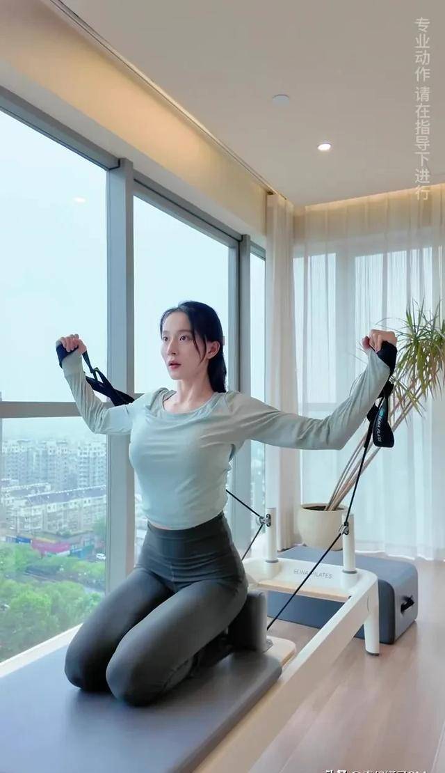 孙杨老婆张豆豆晒健身照,身材匀称气质满分网友:自律的女生真美