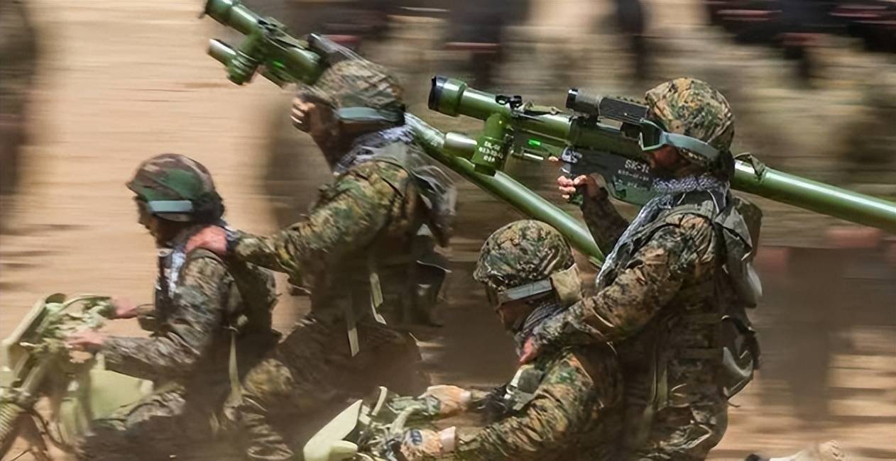 恐怖火力齐射袭击以色列，凌晨四点：以军打疯了连炸数百门火箭炮_黎巴嫩真主党_发射_冲突