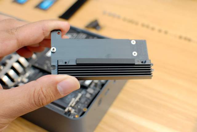 零刻新一代EQR6办公迷你主机体验:集成度更高,性能更强悍