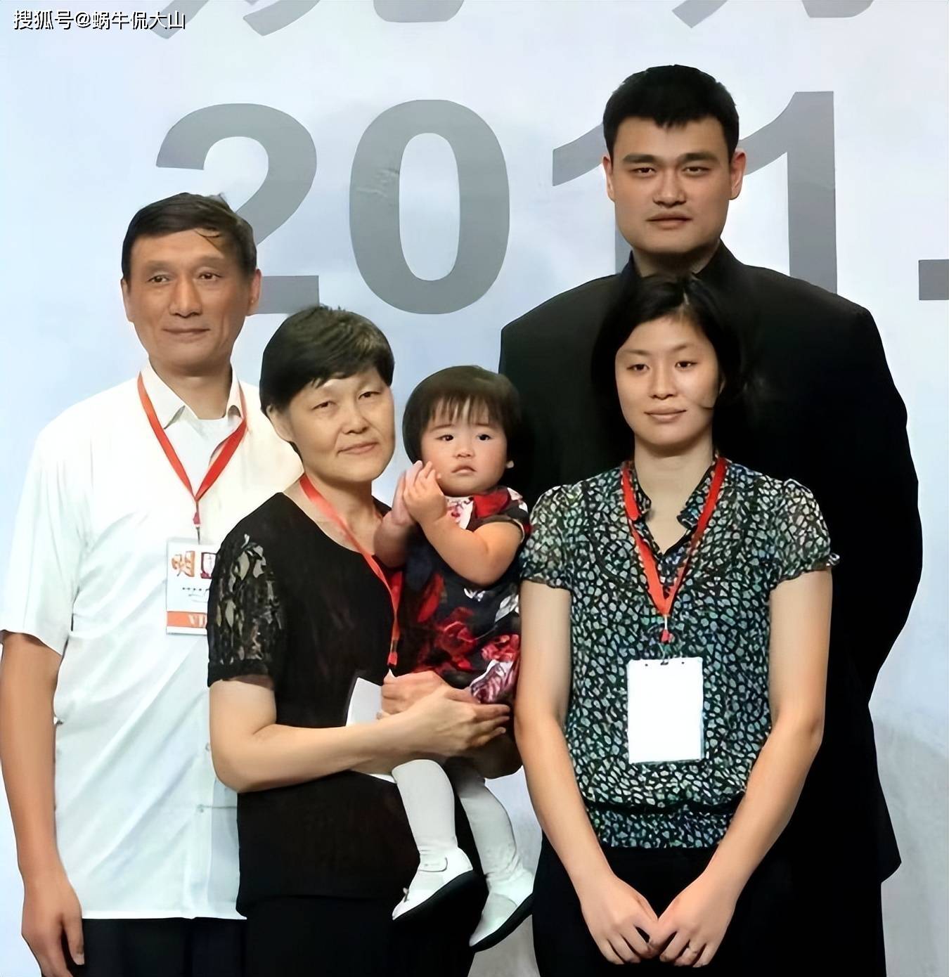 要知道,身高1米95以上的女球员已经可以出任中锋了,张子宇2米24的身高