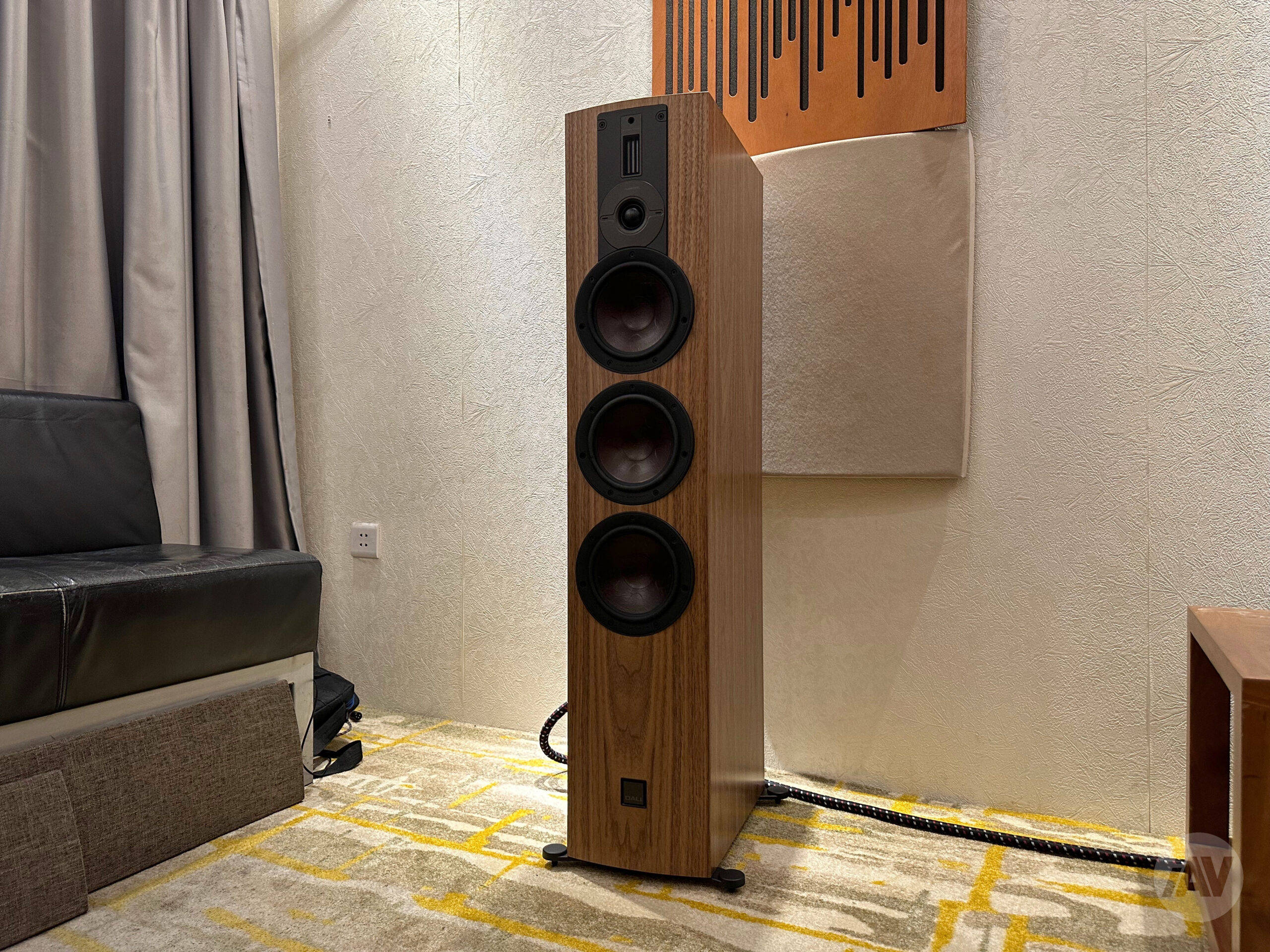 丹麦达尼dali"新乐爵"系列rubikore 8落地式音箱