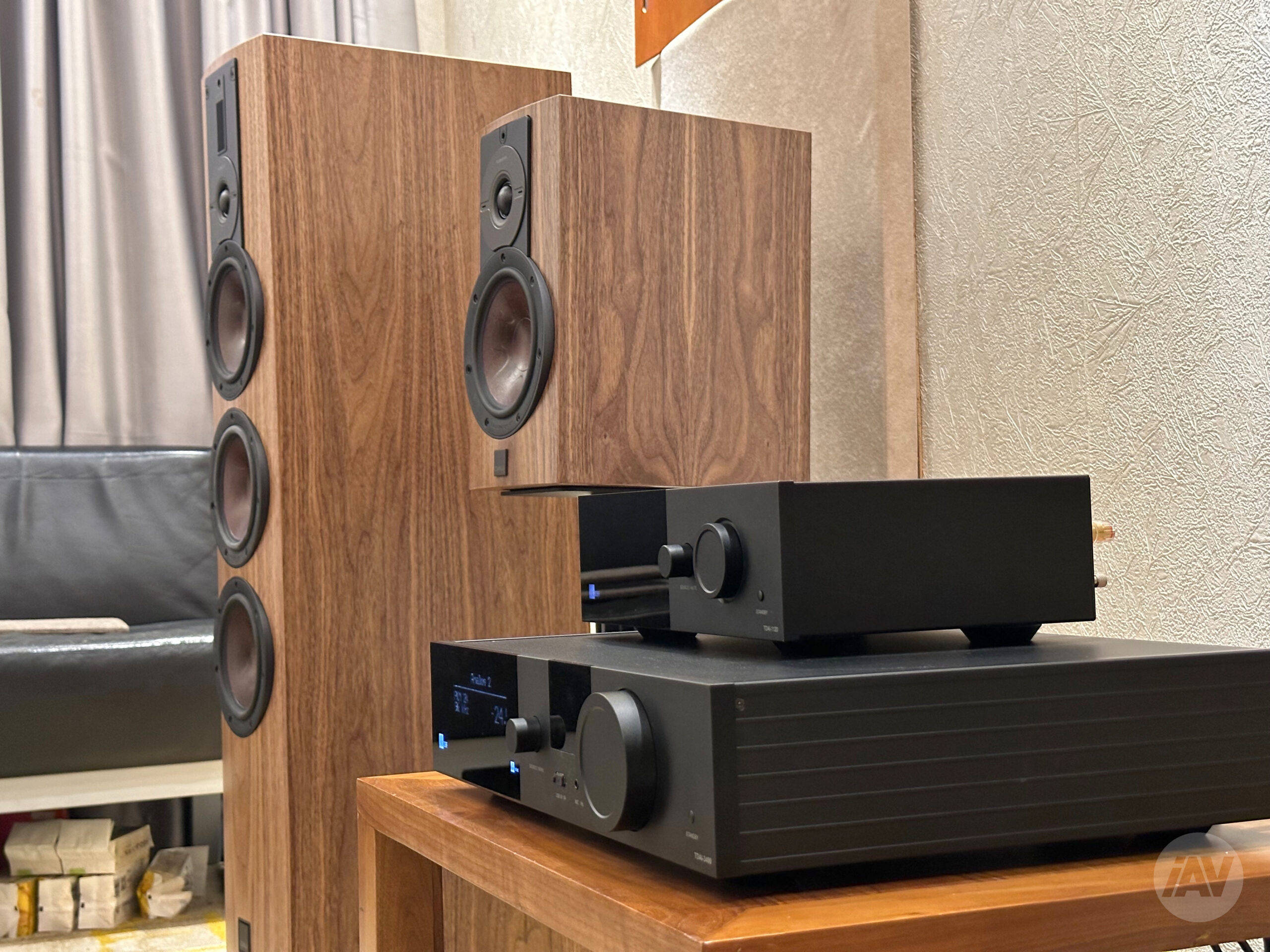 丹麦达尼dali"新乐爵"系列rubikore 8落地式音箱