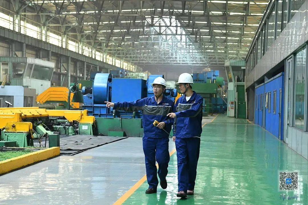 智能的设备研发……他就是扎根荣程集团天荣公司轧钢厂高速线材生产线