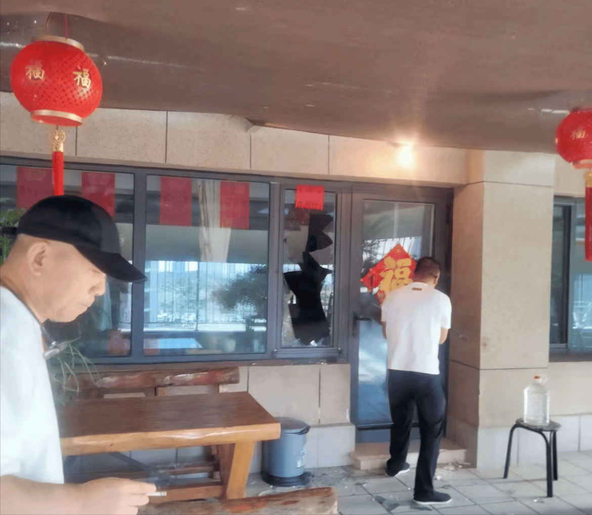杨议带十几个人去梦真家席卷财物!梦真:幸亏我不在家!_视频_事情_天津