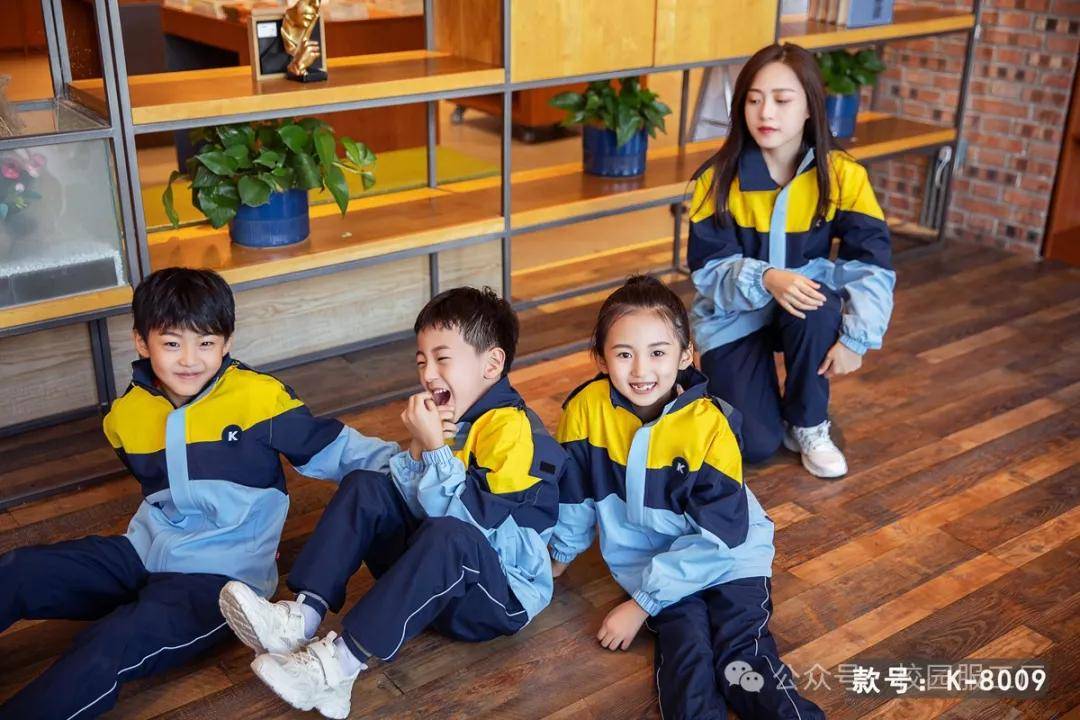 对抗寒冬，首先冲锋衣校服