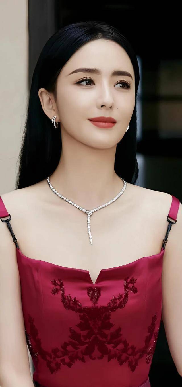 佟丽娅惊艳美图