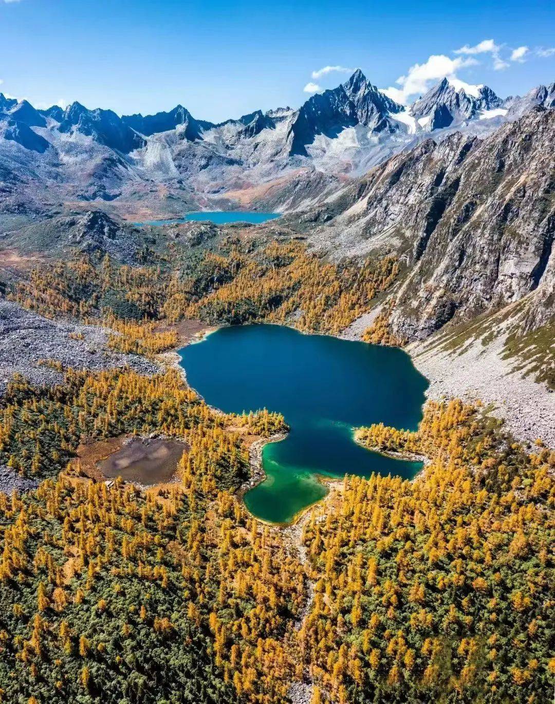 风景名胜①四川甘孜 | 党岭:一幅恬静如诗的优美画卷