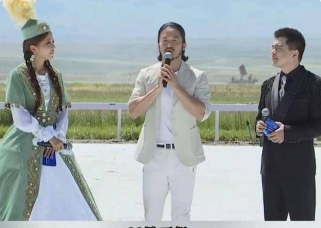 途中遭到胡商家族的围剿,救下孤婴,又揭开生命人与孤影小七宿命的故事