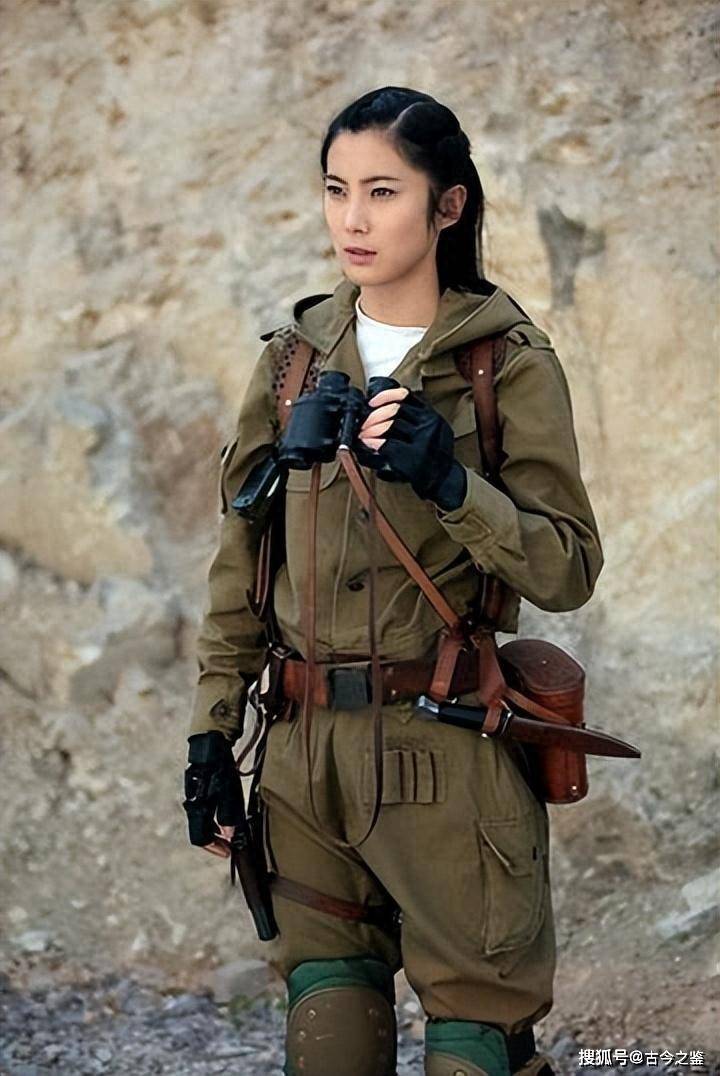 她当年红的发紫,被称为"女版于震",现在回山东老家当主持人