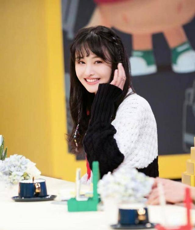 疯子"郑爽,她背后荒唐的毁灭史,远比你想象中的还要毁三观!