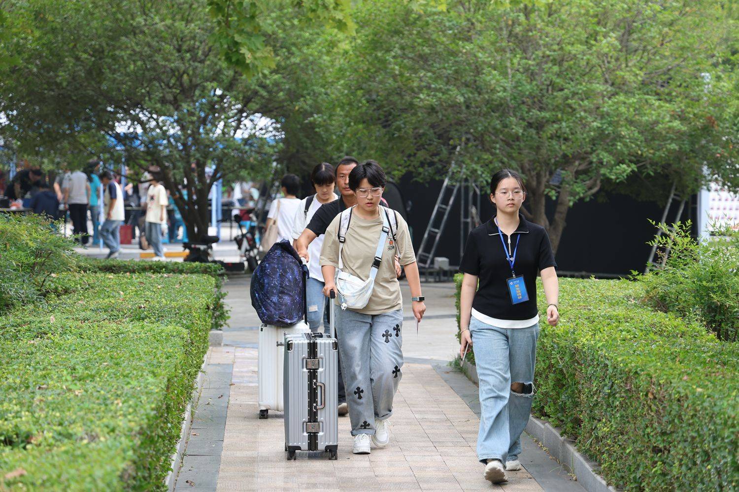 黄淮学院2024级新生报到掠影