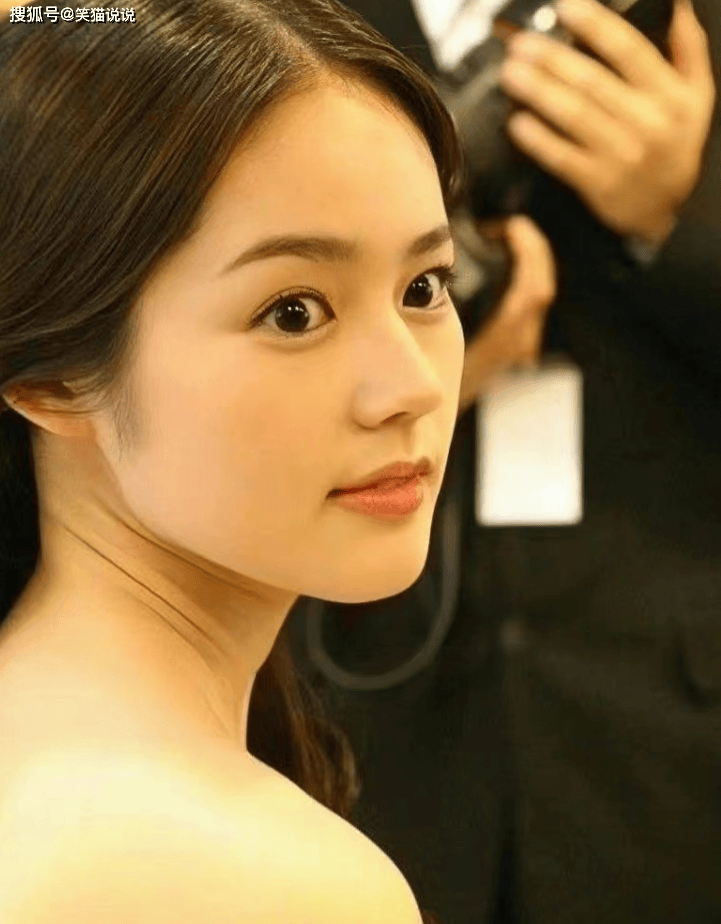 42岁韩佳人晒素颜照:皮肤紧致侧颜好绝,鼻梁高挺引网友羡慕!