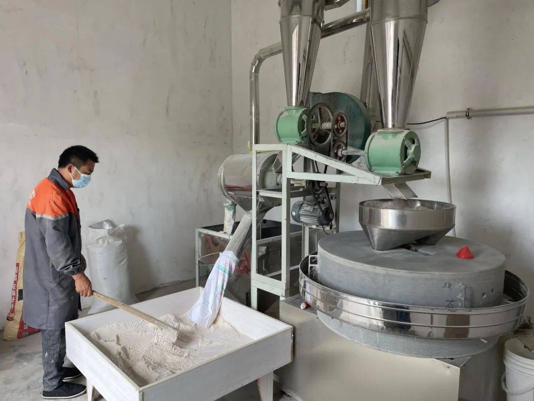 石磨面粉"磨"出群众增收路