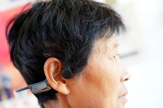 科技助听新选择:zdeer骨传导助听器,无障碍沟通新伴侣