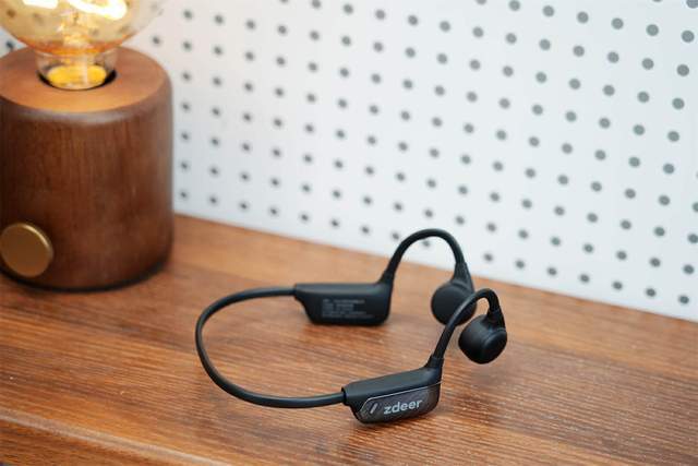 科技助听新选择:zdeer骨传导助听器,无障碍沟通新伴侣