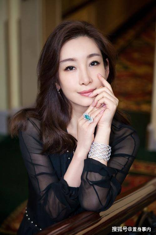 这一次,45岁的秦海璐,让所有人刮目相看_李厚霖_章子怡_大学
