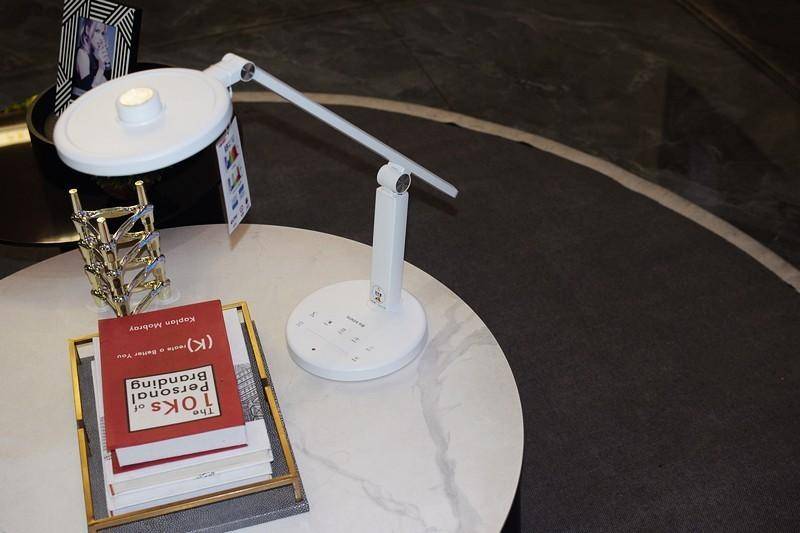 为孩子的学习与成长保驾护航 书客护眼台灯L2 Pro