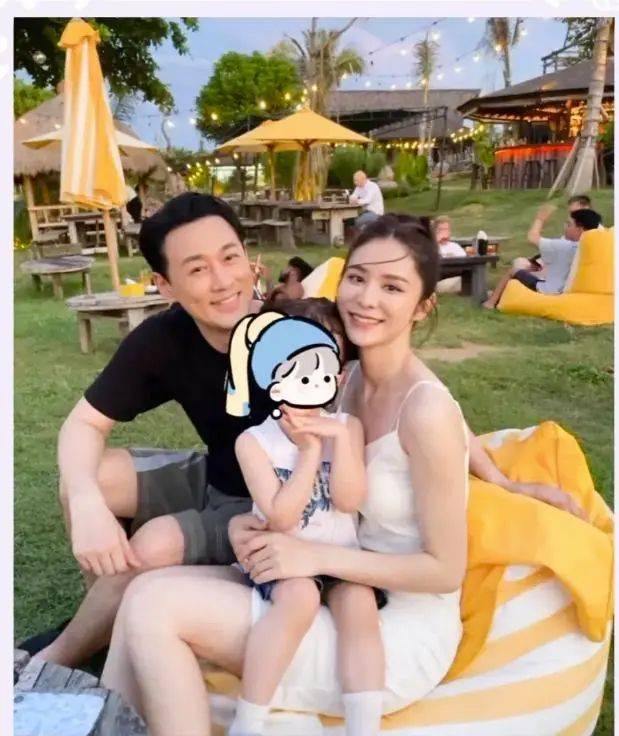 林峰为张馨月庆祝生,送百达翡丽表心意,网友:又帅又浪漫_妻子_家庭