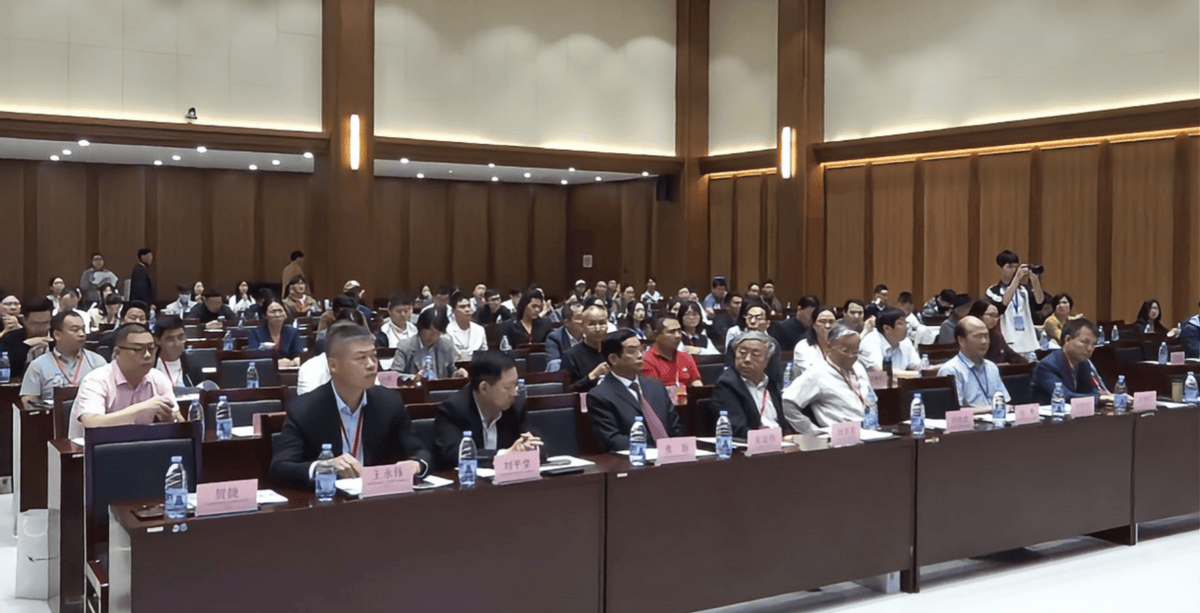 共塑新质生产力 共襄高质量发展——2024年首届河南省新质生产力发展高峰论坛在郑州举行 - 脉脉