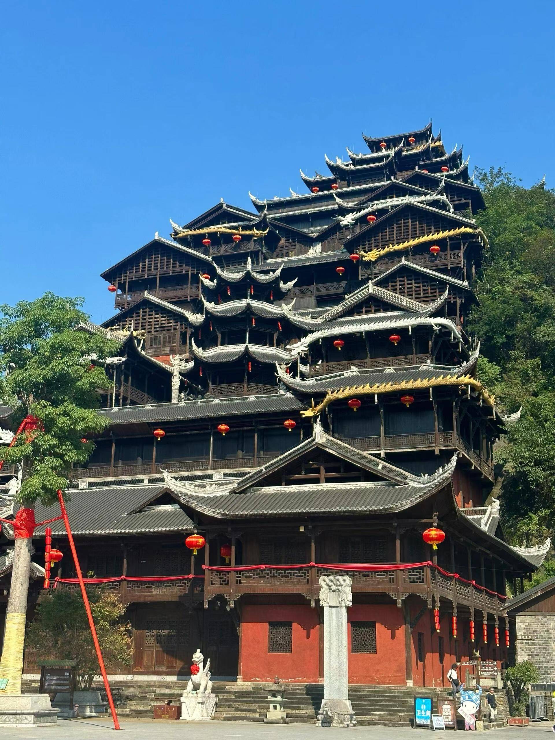 重庆必去景点经典旅游路线安排,重庆四天三晚旅游费用省钱又省心