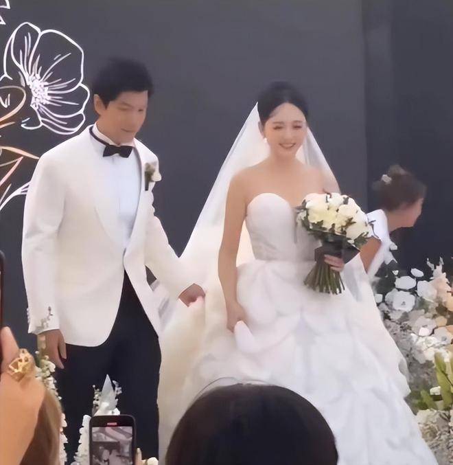 徐璐乔任梁婚纱照图片