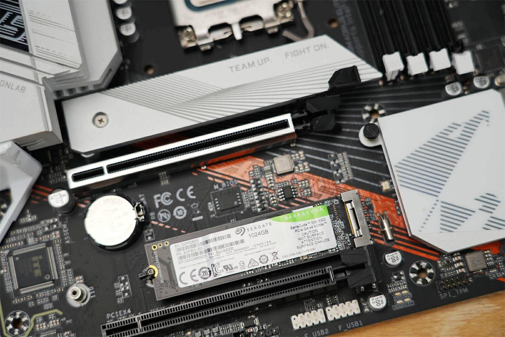 技嘉硬件赋能开学季，为学子们的未来插上科技的翅膀！