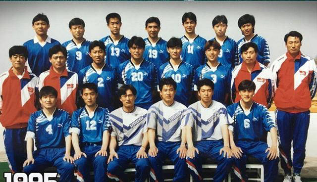 大连足球纪实:1995年小王涛罚失点球,孙卫闪电破门,大连万达战平延边