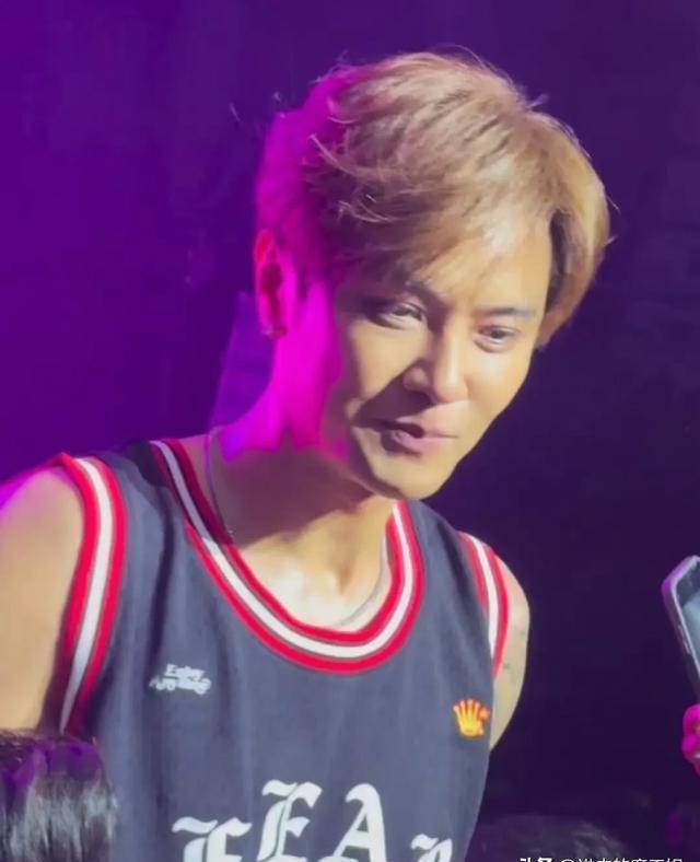 罗志祥近照大变样!撞脸张信哲,猪头肉"衰老太明显,现状落魄