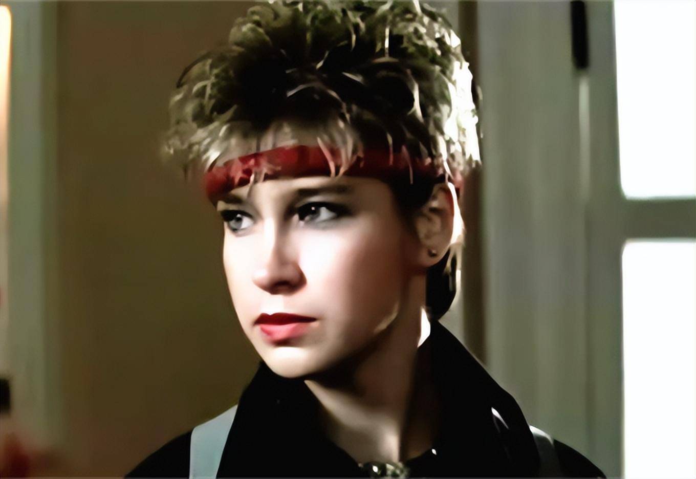 来自美国的罗芙洛,是美国武术类杂志第一个女性封面人物,在香港,她曾