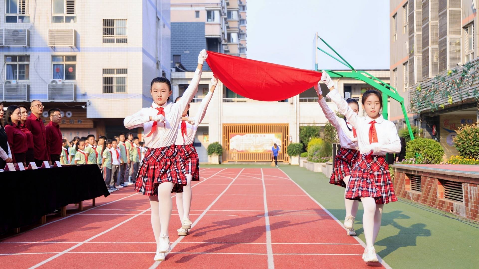 西安市雁塔区吉祥路小学"名校 "共同体携手同庆,红色童谣迎国庆