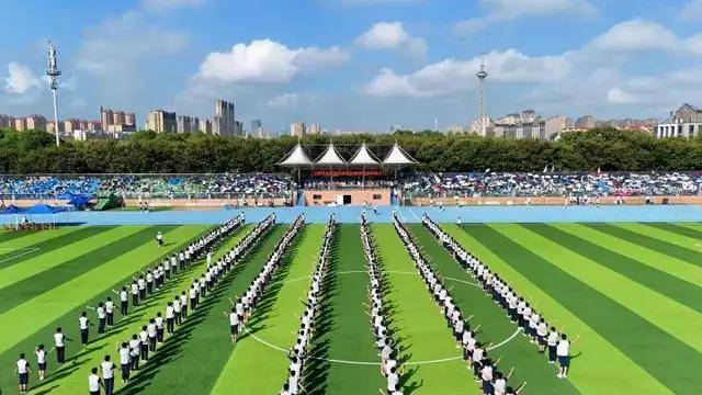 海宁市高级中学举行第32届田径运动会
