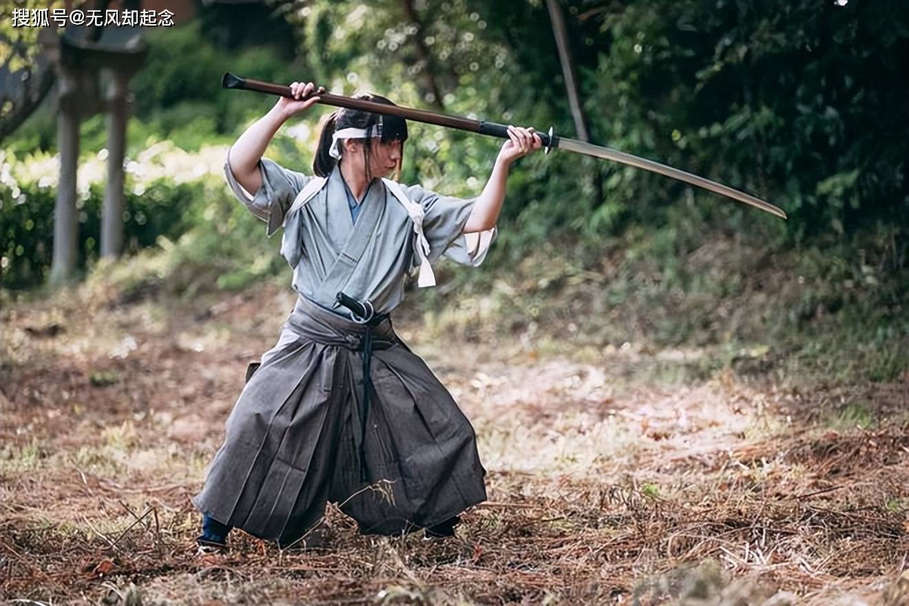 日本薙刀是一种什么武器,实战能力如何?为何武士的妻女都爱用_刀术