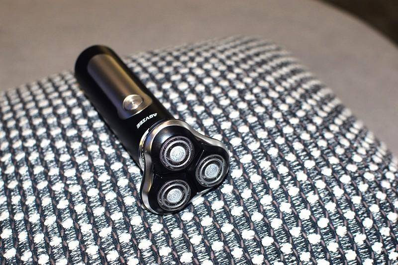 千元级净须又舒适，送给父亲最贴心的礼物，未野MAX剃须刀测评