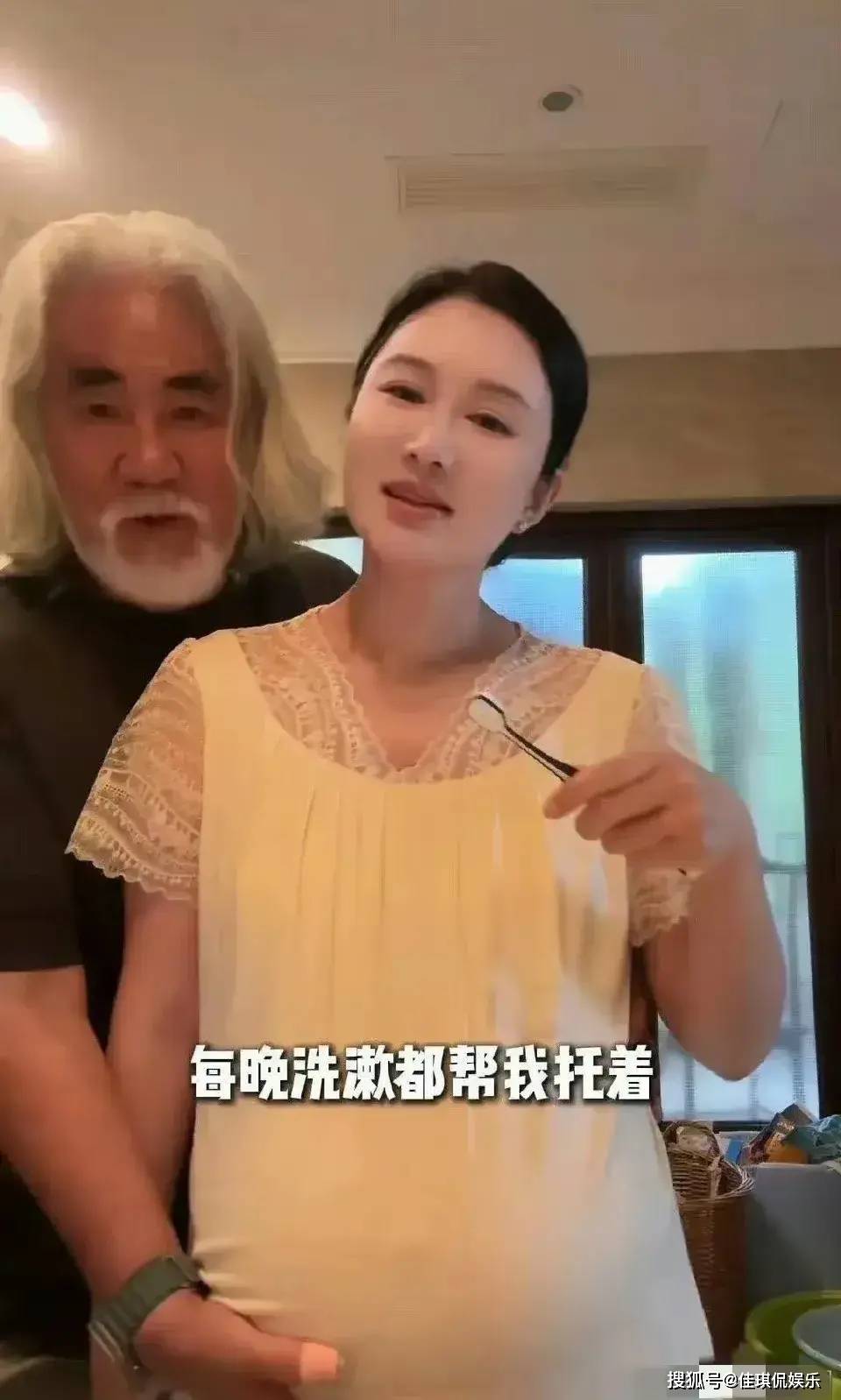 张纪中老婆年龄图片