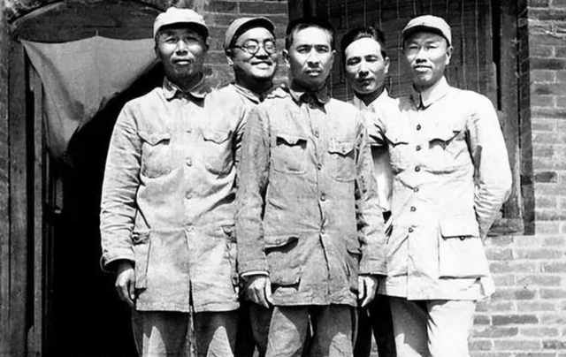 对宋时轮说:这是谁说的,组织准备任命你为120师716团团长,谁说要你去