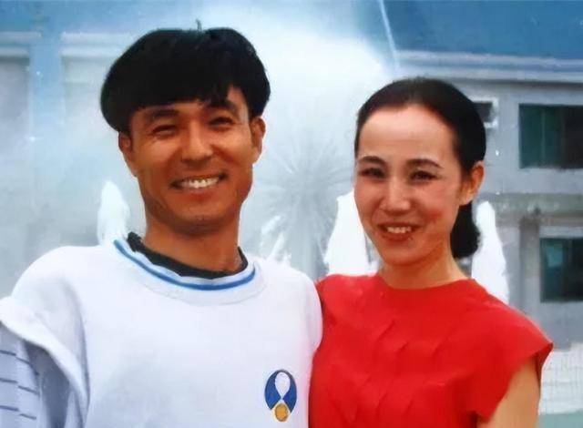 无儿无女的谢园去世2年后,遗孀邱悦的选择令人泪目