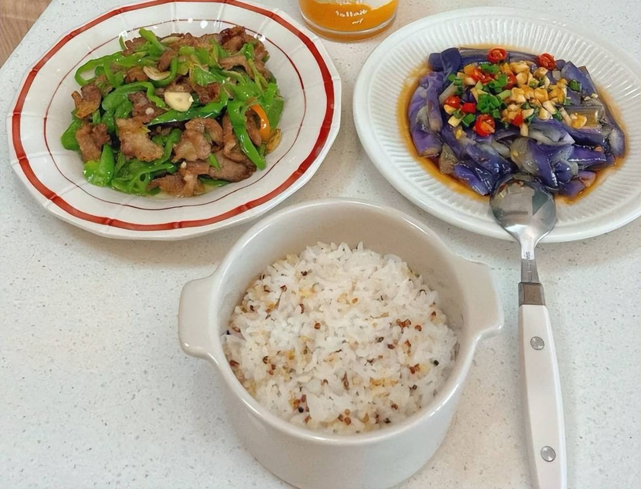 原创            深圳36岁未婚女子晒一人晚餐，走红网络，网友：非常真实！-深圳单身女人多吗