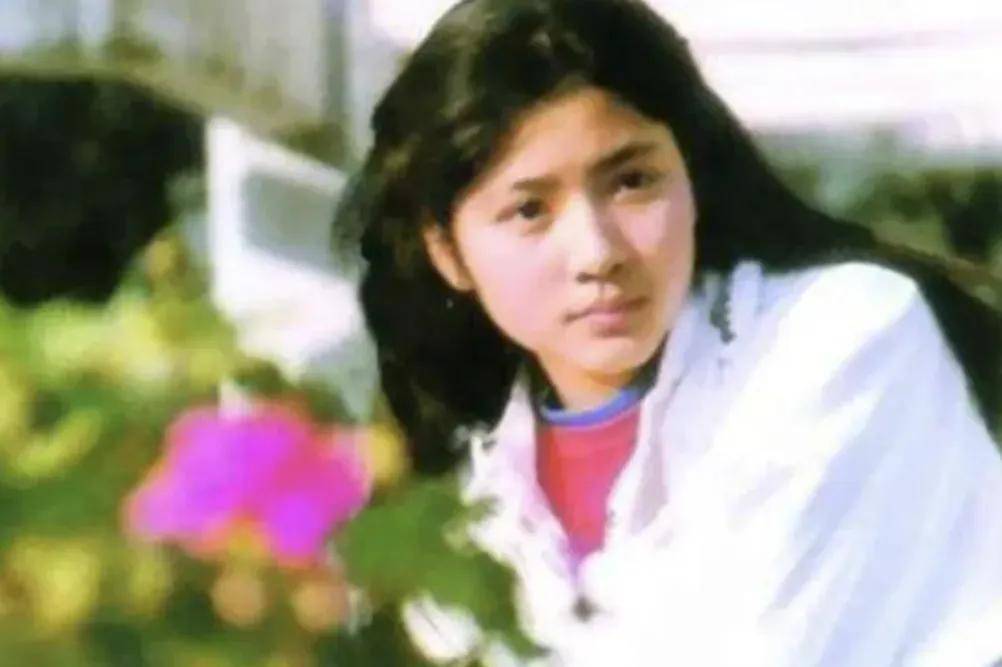 吉雪萍:前央视名嘴,婚后生4个孩子,44岁痛失爱女,抱憾终生