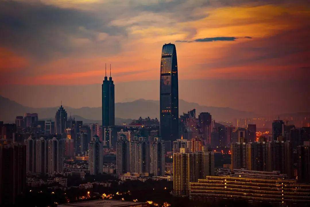 原创
            股市疯魔后，轮到楼市飙涨了……